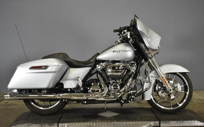 2020 Harley-Davidson Street Glide Barracuda Silver