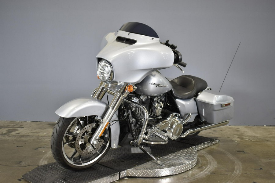 2020 Harley-Davidson Street Glide Barracuda Silver