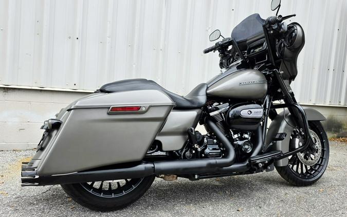 2018 Harley-Davidson® FLHRXS Road King® Special