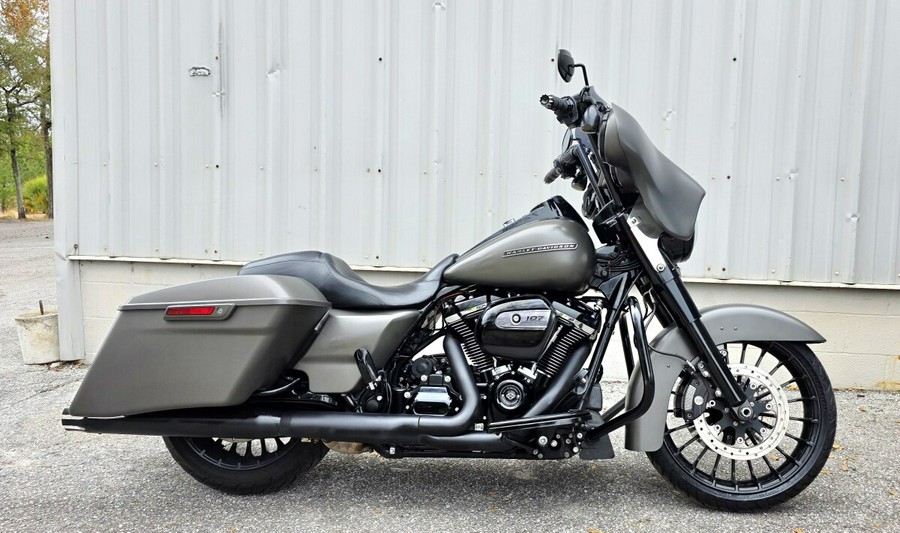 2018 Harley-Davidson® FLHRXS Road King® Special
