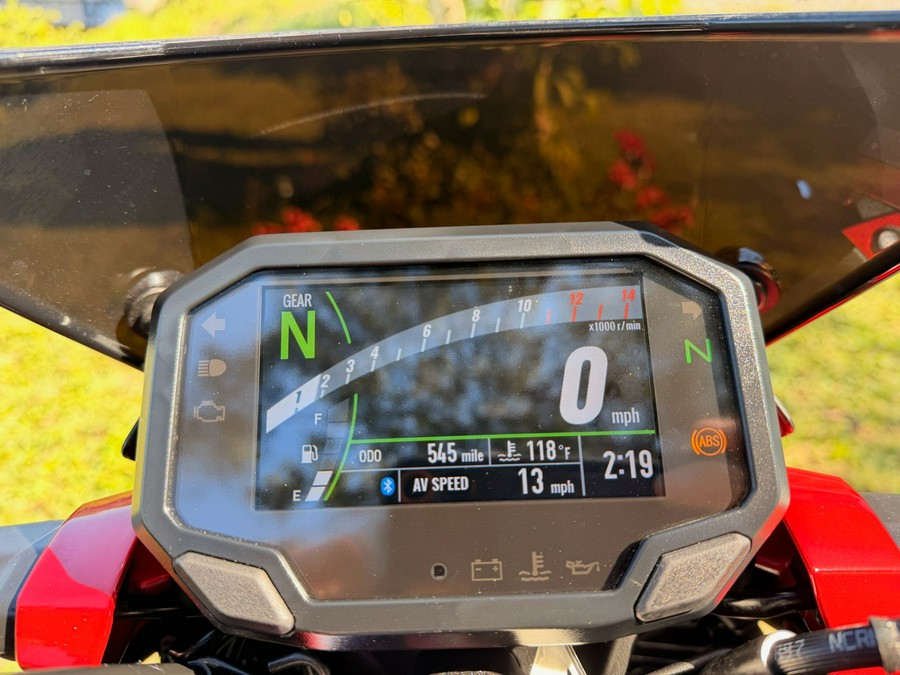 2025 Kawasaki Z500 SE ABS