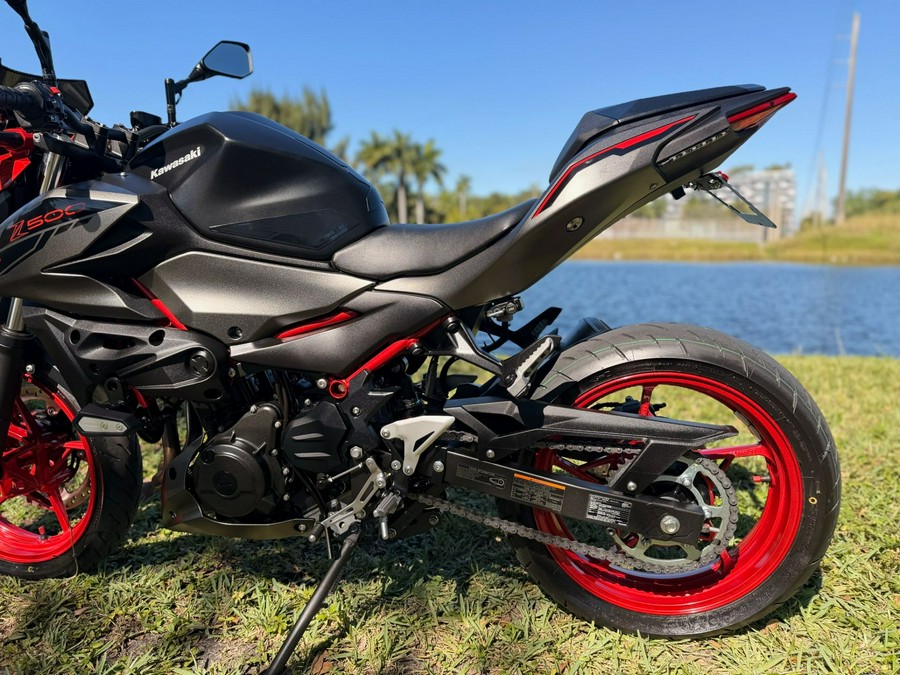 2025 Kawasaki Z500 SE ABS