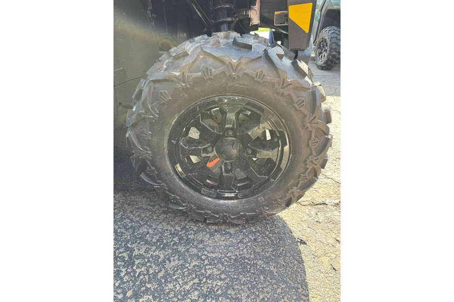 2025 Can-Am DEFENDER DPS HD9