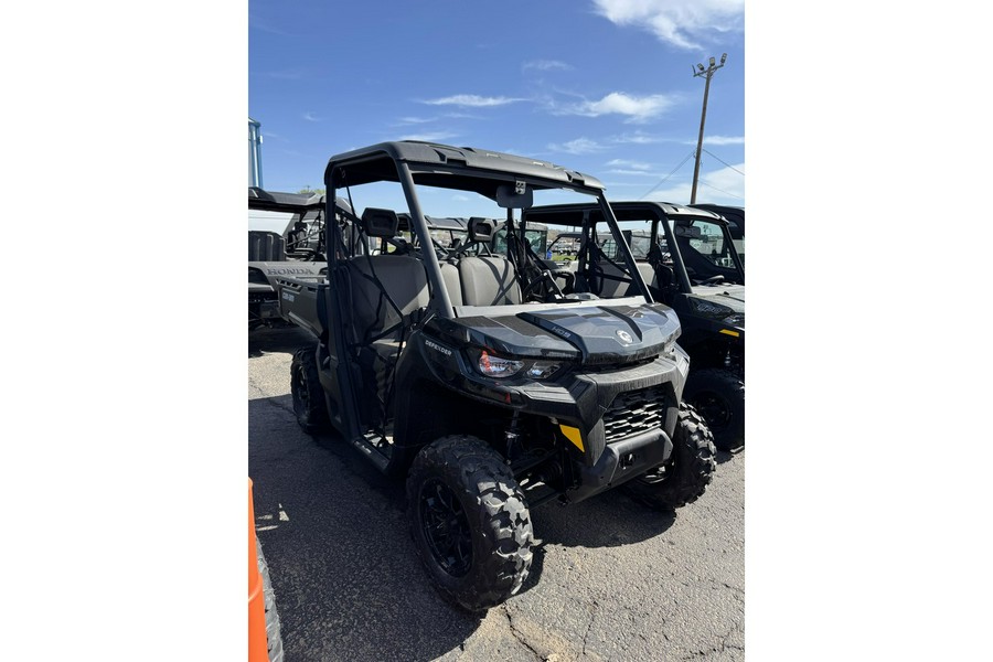 2025 Can-Am DEFENDER DPS HD9