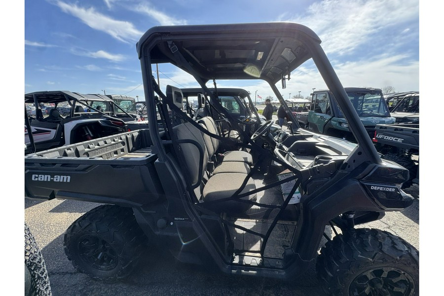 2025 Can-Am DEFENDER DPS HD9