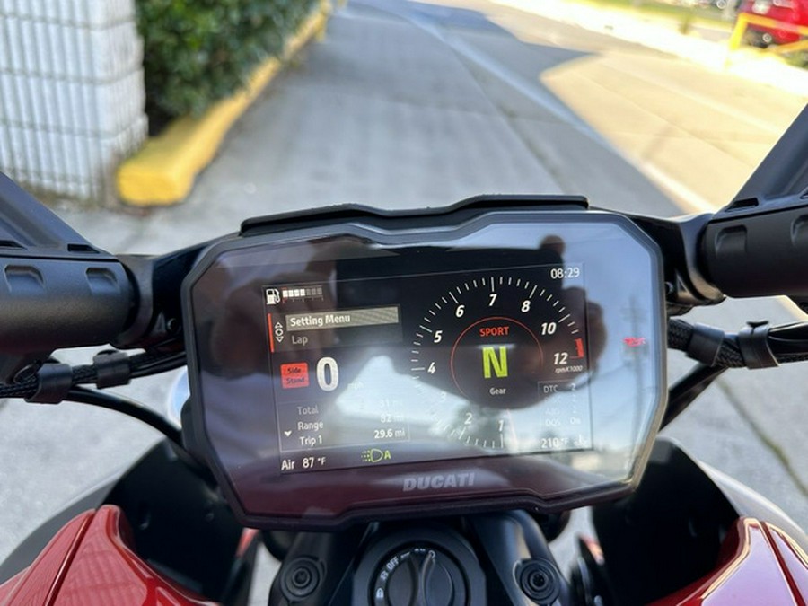 2023 Ducati Diavel V4 Ducati Red V4