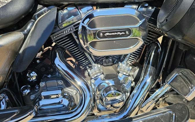 2016 Harley-Davidson Road Glide® CVO™ Ultra