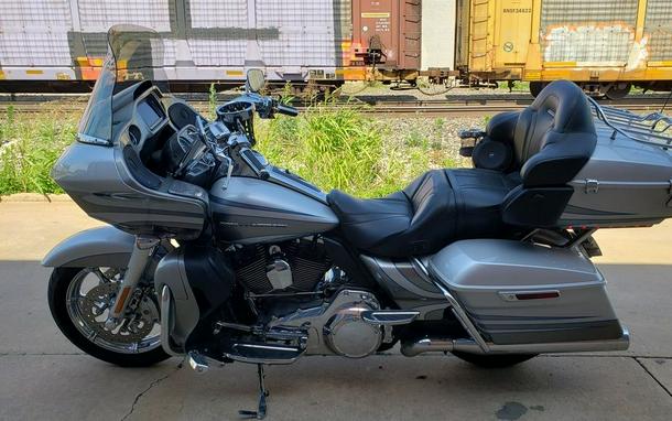 2016 Harley-Davidson Road Glide® CVO™ Ultra