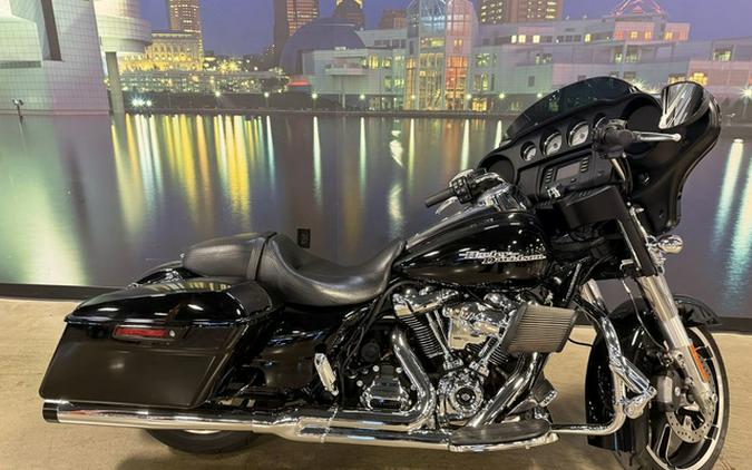 2017 Harley-Davidson FLHX - Street Glide