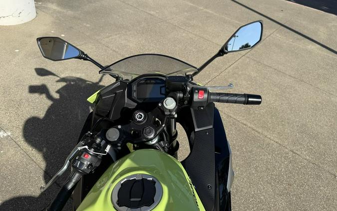 2026 Kawasaki Ninja® 500 ABS Metallic Yellowish Green/Ebony