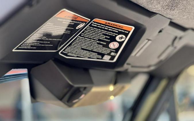 2026 Can-Am® Defender DPS CAB HD10