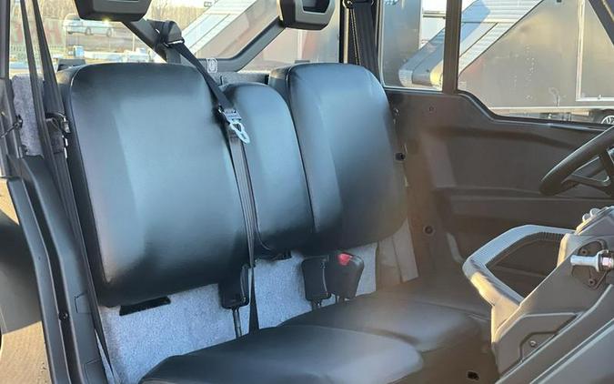 2026 Can-Am® Defender DPS CAB HD10
