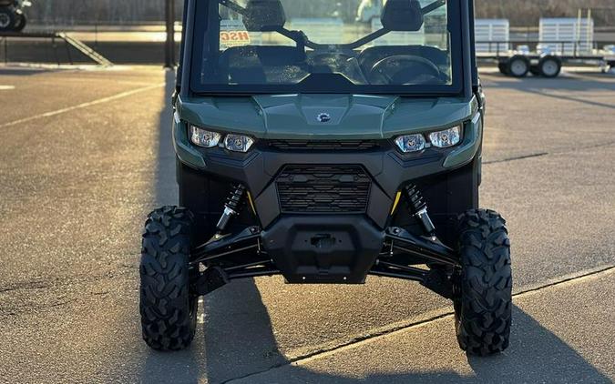 2026 Can-Am® Defender DPS CAB HD10