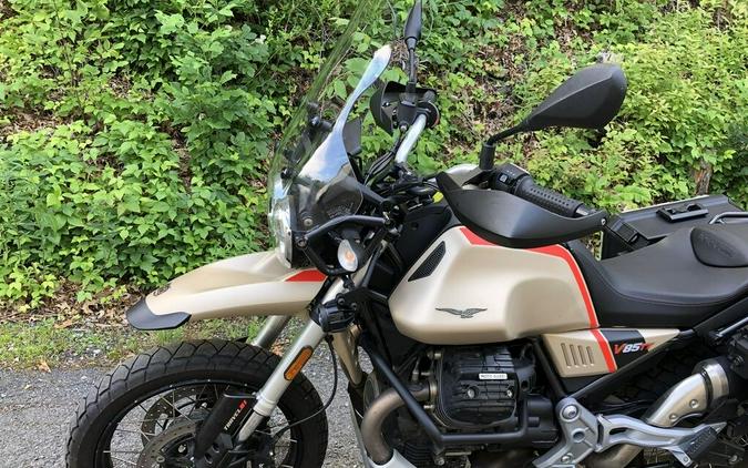 2021 Moto Guzzi V85 TT Travel E5 Sabbia Namib