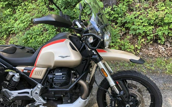 2021 Moto Guzzi V85 TT Travel E5 Sabbia Namib