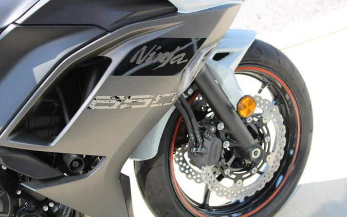 2023 Kawasaki Ninja® 650 Pearl Robotic White/Metallic Matte Graystone