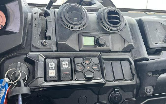 2024 Can-Am® Defender Limited HD10