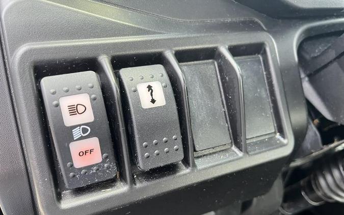 2024 Can-Am® Defender Limited HD10