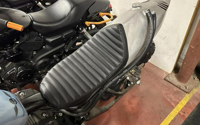 2015 Harley-Davidson® Custom IRON 883