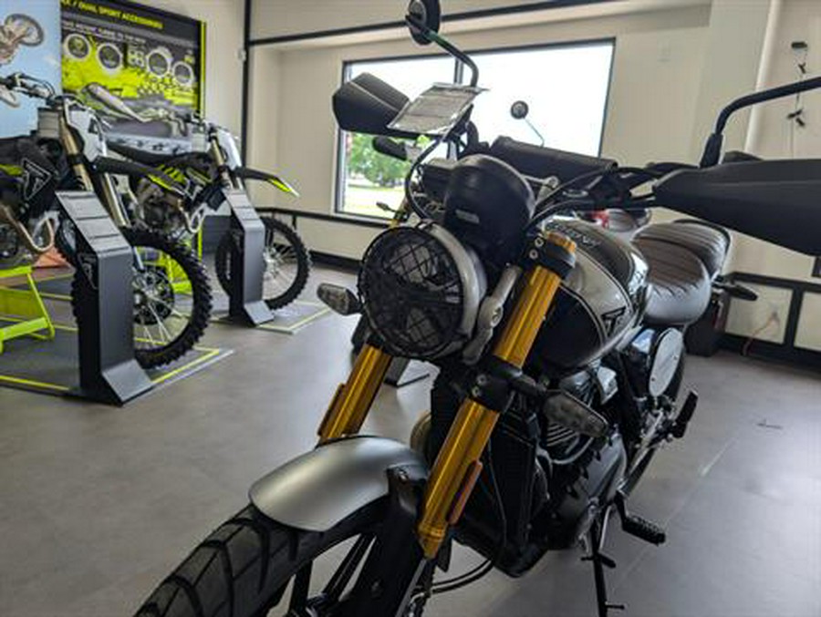 2024 Triumph Scrambler 400 X