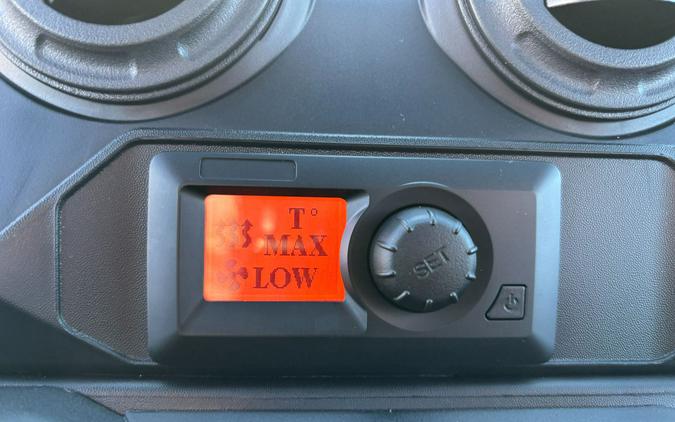 2026 Can-Am Defender DPS CAB HD10