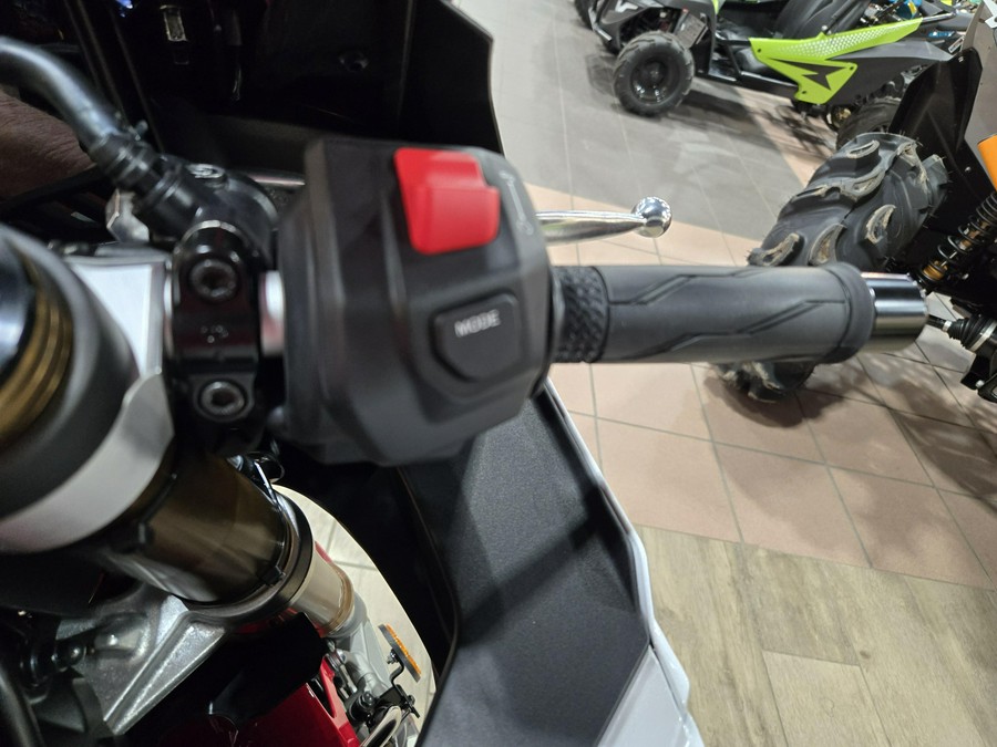 2026 YAMAHA YZFR9TW