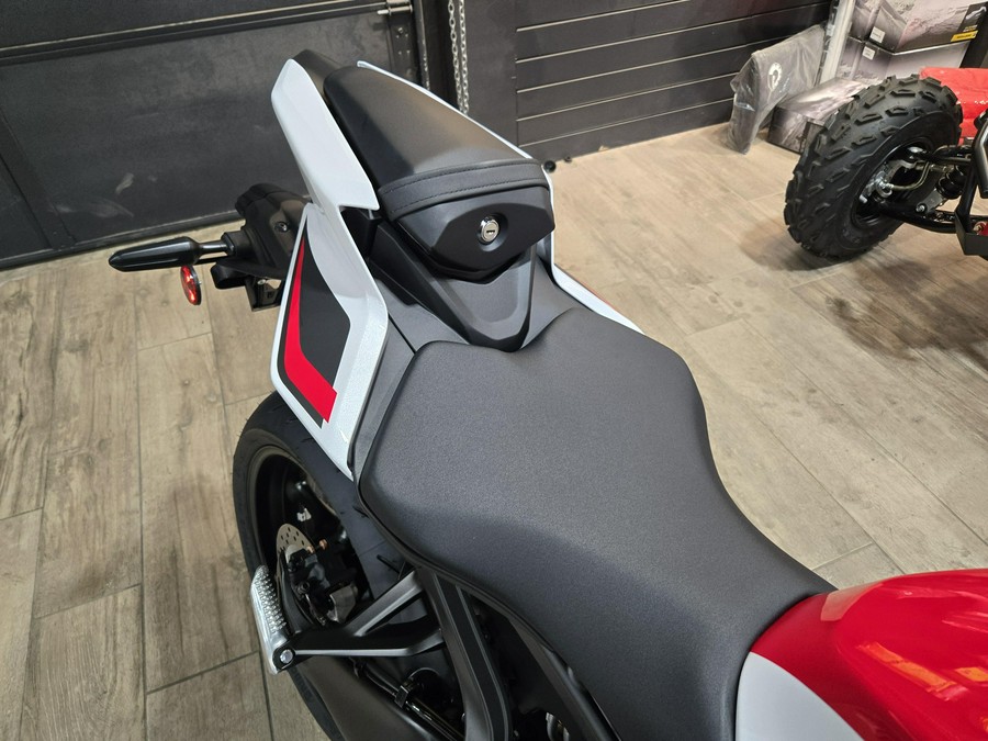 2026 YAMAHA YZFR9TW