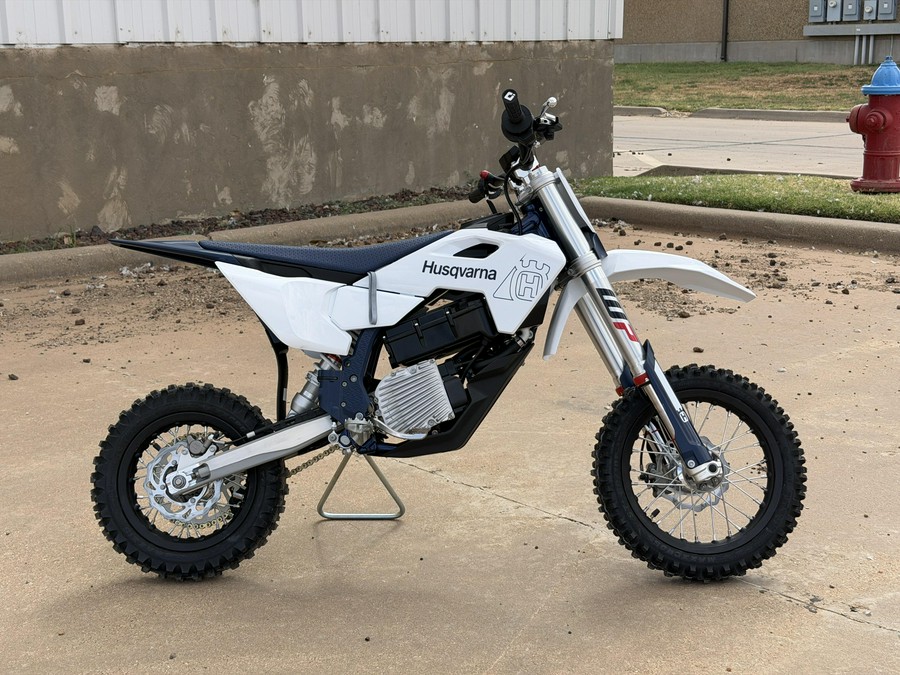 2027 HUSQVARNA EE 5