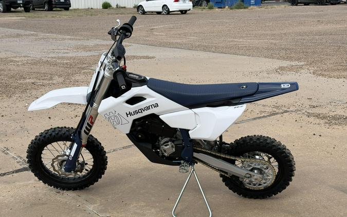 2027 HUSQVARNA EE 5