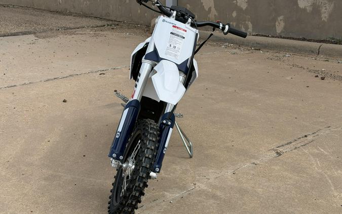 2027 HUSQVARNA EE 5