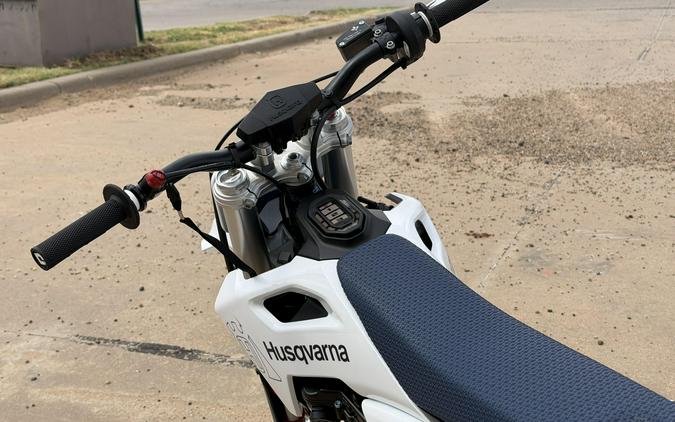 2027 HUSQVARNA EE 5