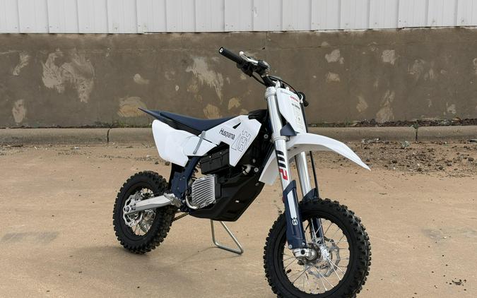 2027 HUSQVARNA EE 5