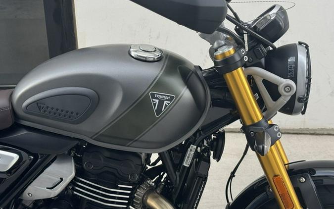 2027 Triumph Scrambler 400 X Matte PewtergreyMatte Khaki Green