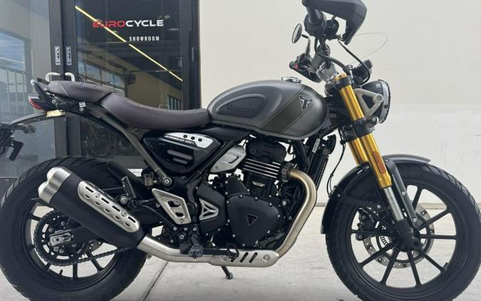 2027 Triumph Scrambler 400 X Matte PewtergreyMatte Khaki Green