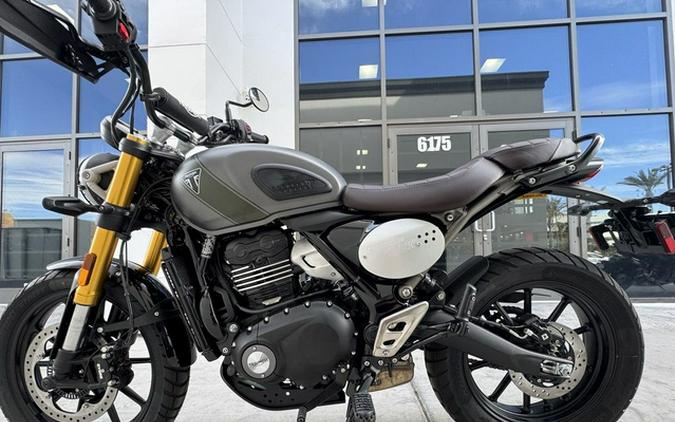 2027 Triumph Scrambler 400 X Matte PewtergreyMatte Khaki Green