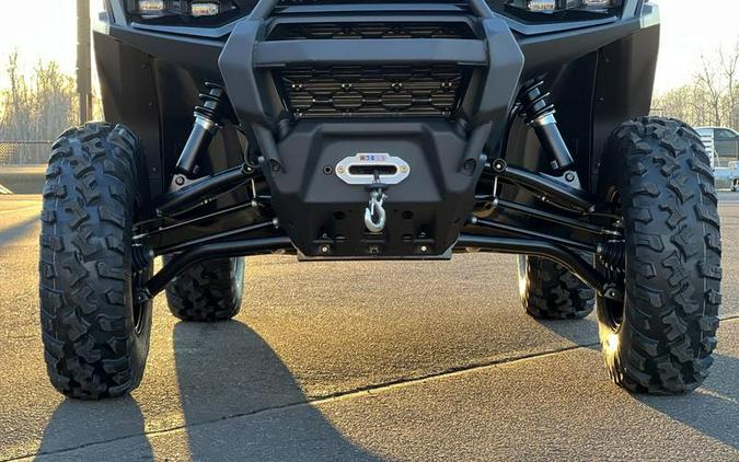 2026 Can-Am® Defender XT CAB HD11
