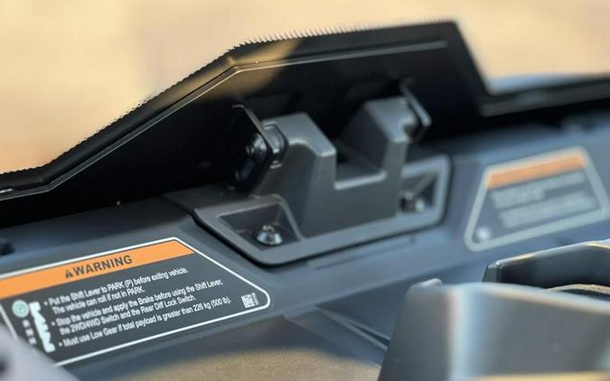 2026 Can-Am® Defender XT CAB HD11