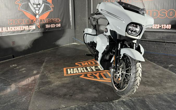 2026 Harley-Davidson® FLHXL Street Glide Limited