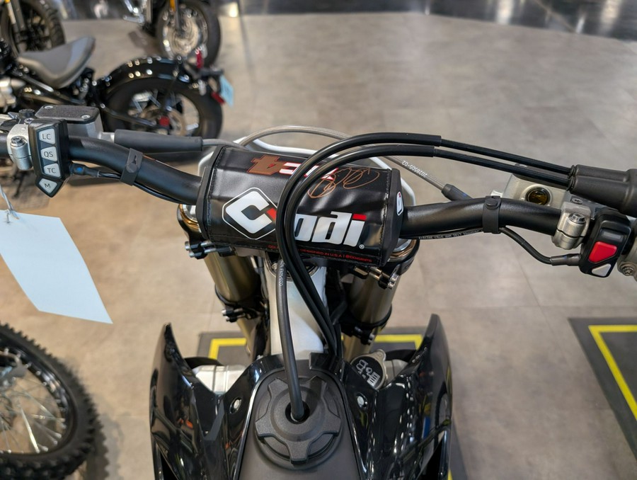 2025 Triumph TF 450-RC Edition