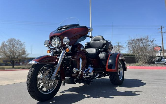 2024 Harley-Davidson® FLHTCUTG Tri Glide® Ultra Red Rock 863220