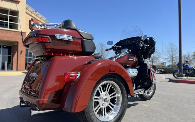 2024 Harley-Davidson® FLHTCUTG Tri Glide® Ultra Red Rock 863220