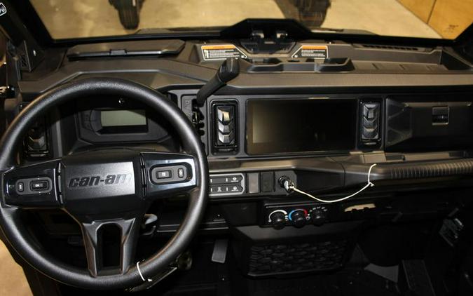 2026 Can-Am® SSV DEF XTCAB 65 HD11 BK HB 26 XT CAB HD11