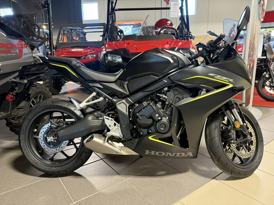 2026 Honda CBR650R E-Clutch