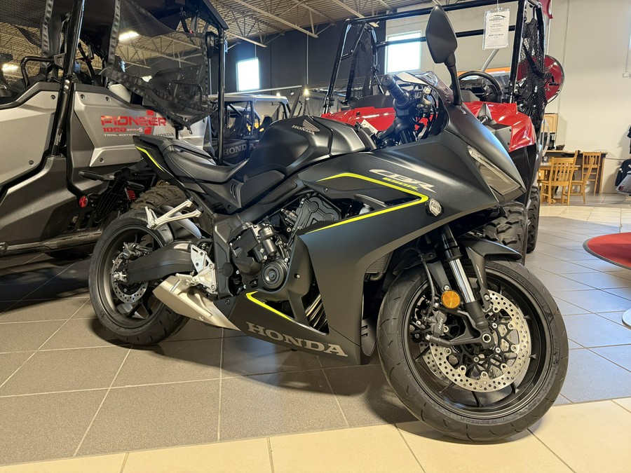 2026 Honda CBR650R E-Clutch