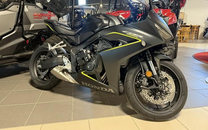 2026 Honda CBR650R E-Clutch