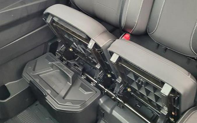 2026 Can-Am Defender Limited HD11