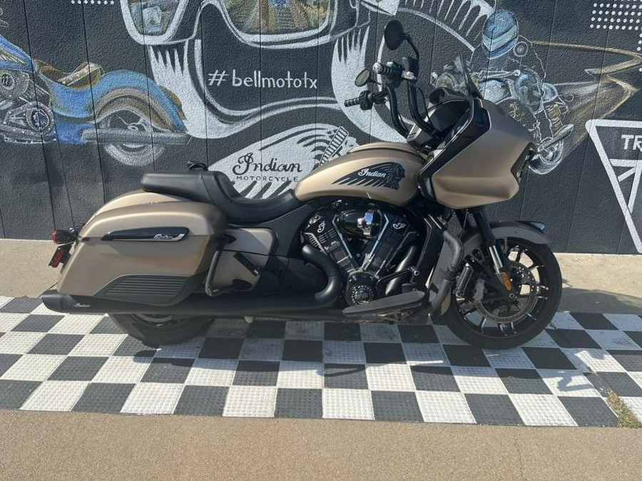 2020 Indian Motorcycle® Challenger Dark Horse Sandstone Smoke