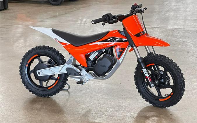 FIRST LOOK! THE ALUMINUM FRAMED 2024 KTM SX-E 2 IS COMING SOON