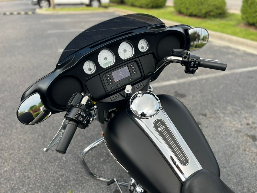 2020 Harley-Davidson Street Glide® Base