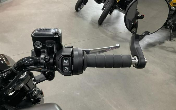 2025 Indian Motorcycle® Scout® Bobber Limited +Tech Black Smoke